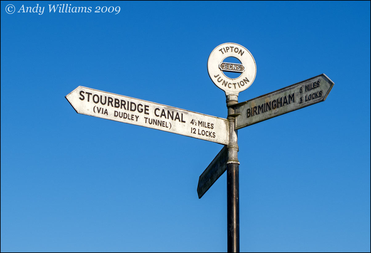 Tipton Junction canal signpost
